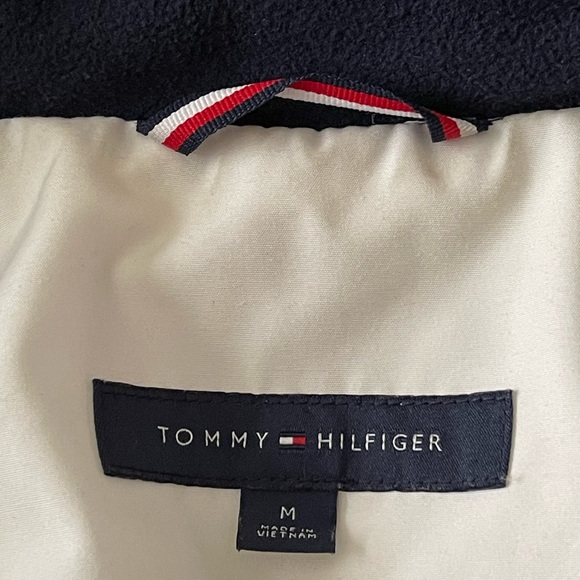 Tommy Hilfiger Winter Ski Jacket (size M) - Picture 6 of 10
